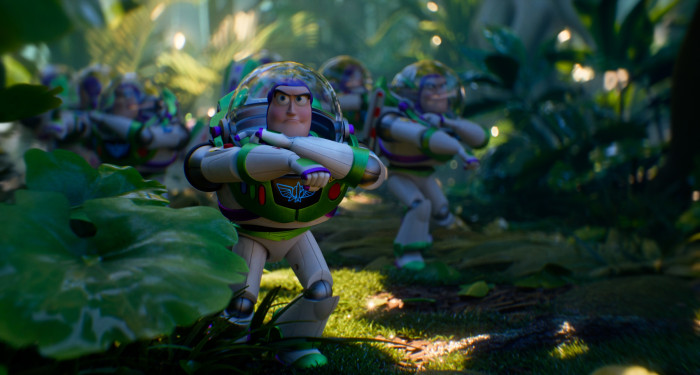 Eine Gruppe verloren gegangener Lightyear-Puppen erlebt in Toy Story 5 parallel zur Hauptgeschichte ihr eigenes Abenteuer. (Bild: Walt Disney Pictures)